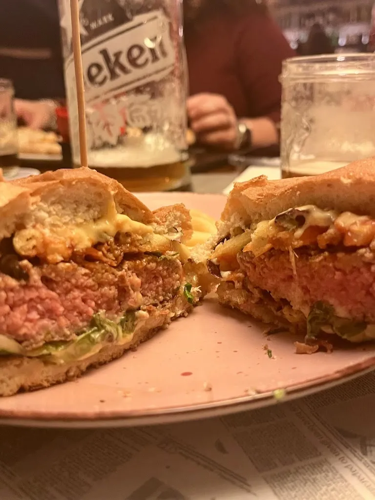 Sonia Zanolli_Pub Aurora_Oltre Il Colle_review