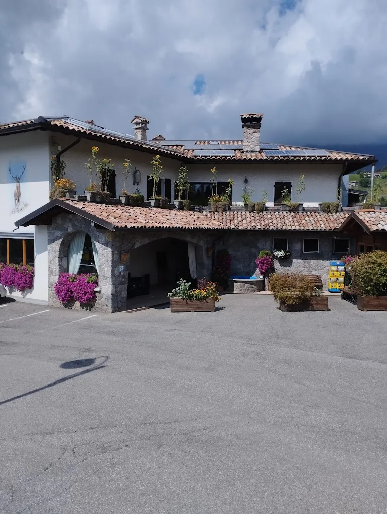 MICHAEL FAILLACE_Ristorante - Pizzeria Quattro Cime_Oltre Il Colle_review