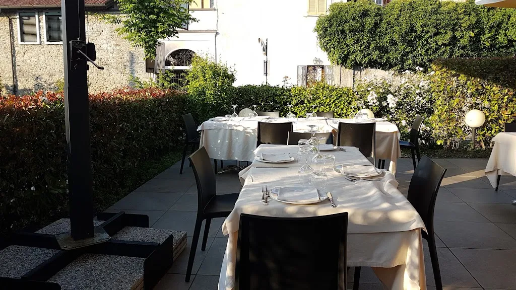 Trattoria delle Zucche restaurant in Osmate