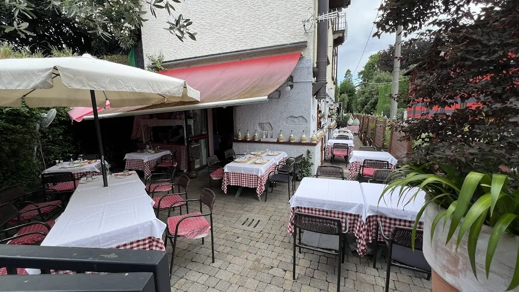 Osteria del Castelmagno restaurant in Osmate