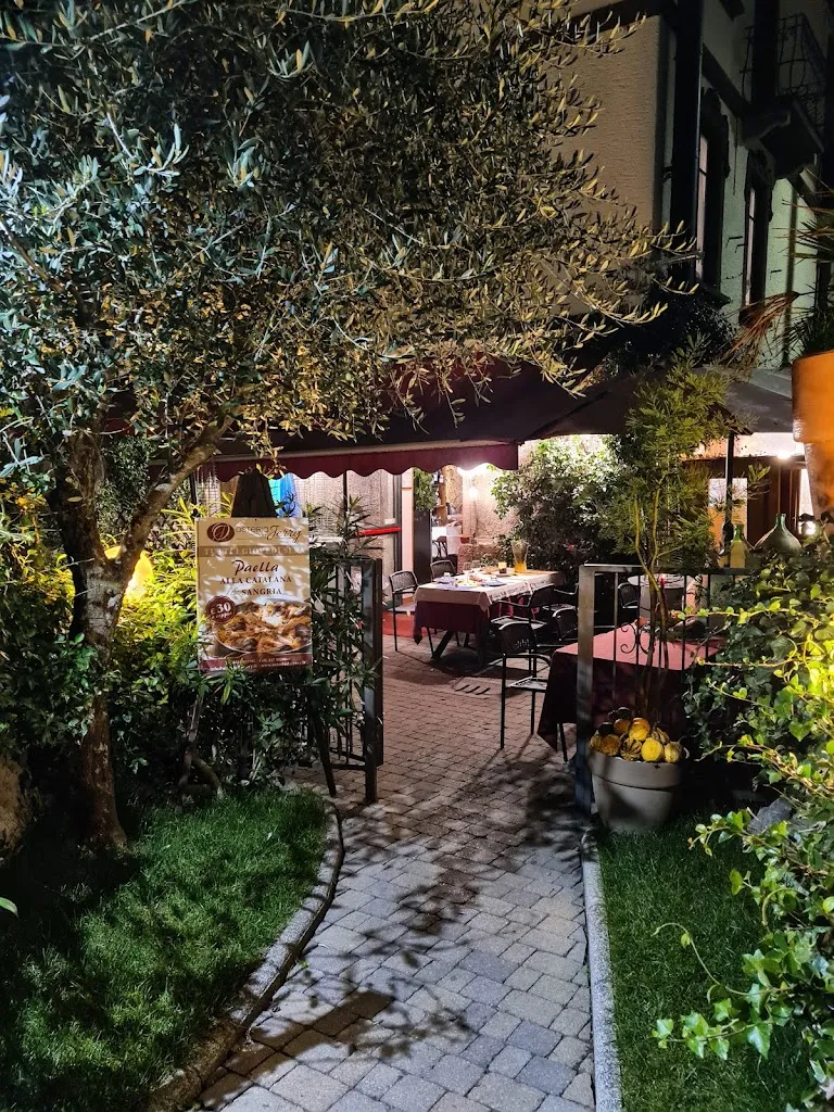 Osteria Da Jerry restaurant in Osmate