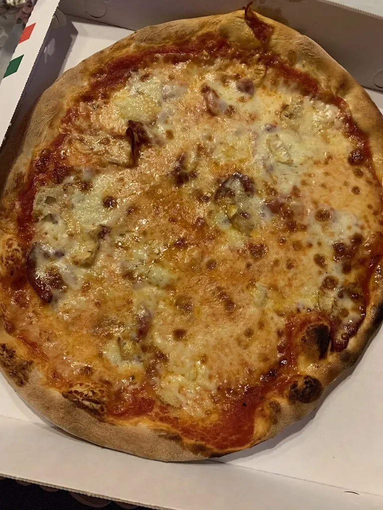 Pizzeria D'Asporto Di Ossago restaurant in Ossago Lodigiano