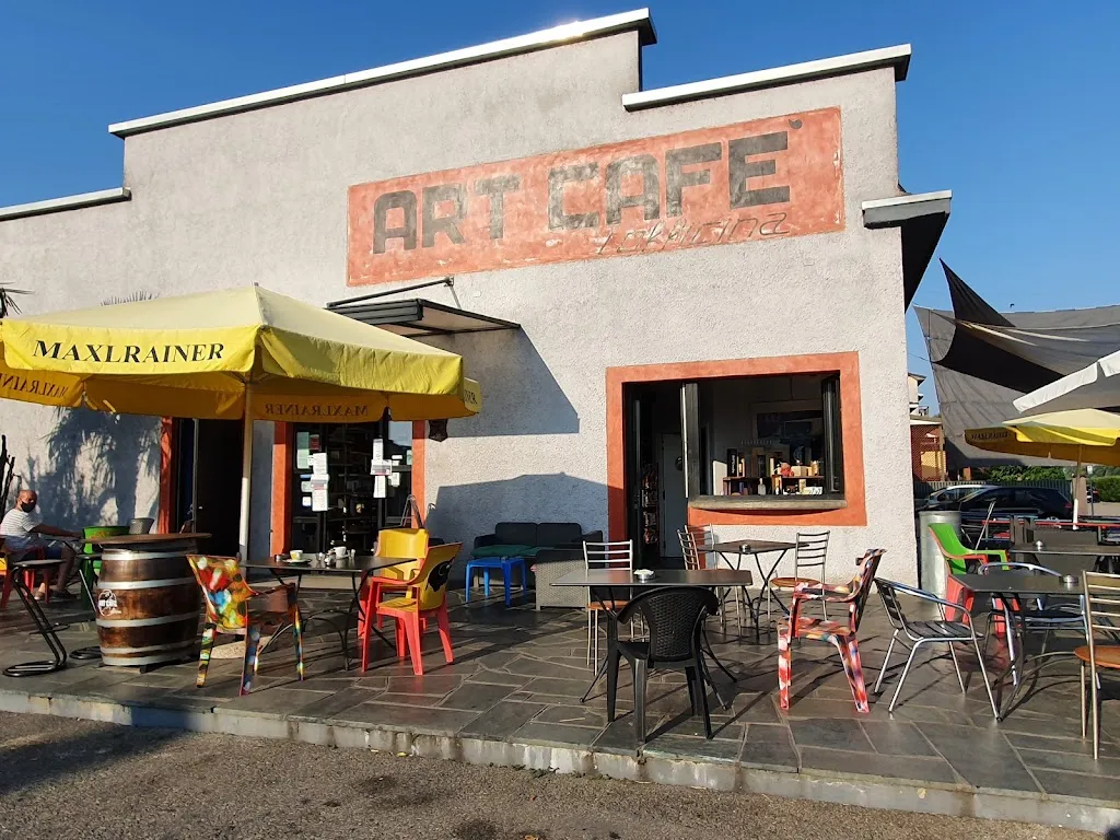 Art Cafe 'Di Veronesi Enrica C. And S.A.S. restaurant in Ospedaletto Lodigiano