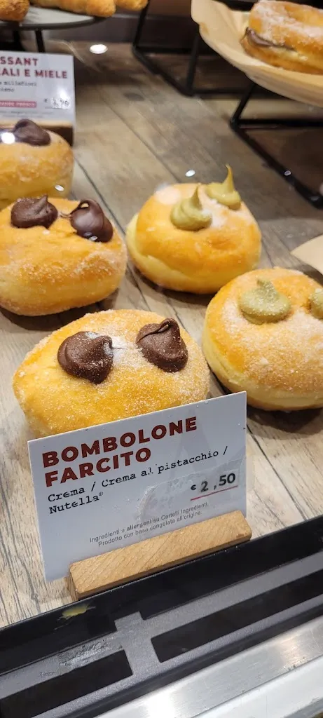 Giorgio Russo_Autogrill Brembo Nord_Osio Sopra_review