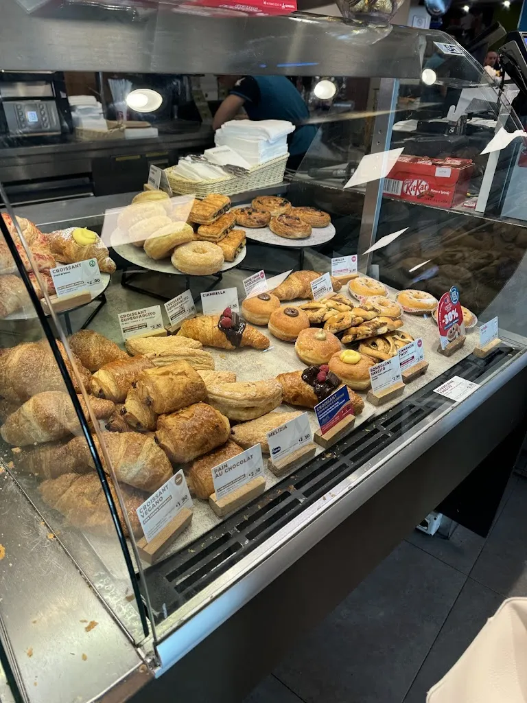 Minnie Trakulyingyong_Autogrill Brembo Sud_Osio Sopra_review