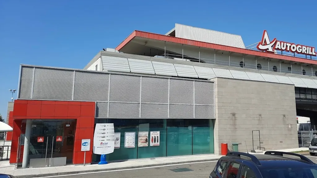 Autogrill Brembo Sud_Osio Sopra_slider_image_1