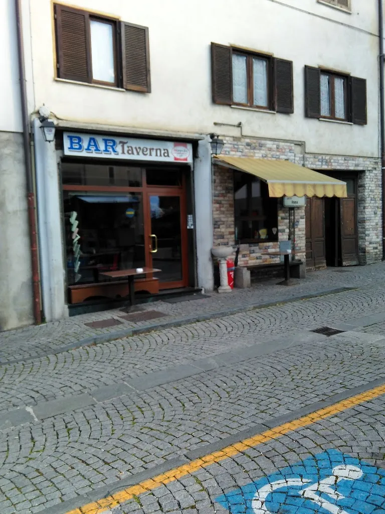 Bar Taverna Di Franzoni Roberto restaurant in Ossimo Superiore
