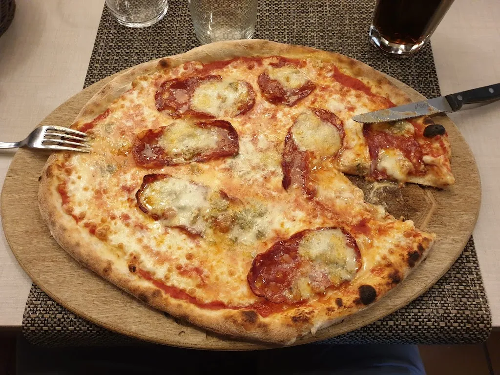 J van der L_Tourlé la Pizzeria di Ossona_Ossona_review