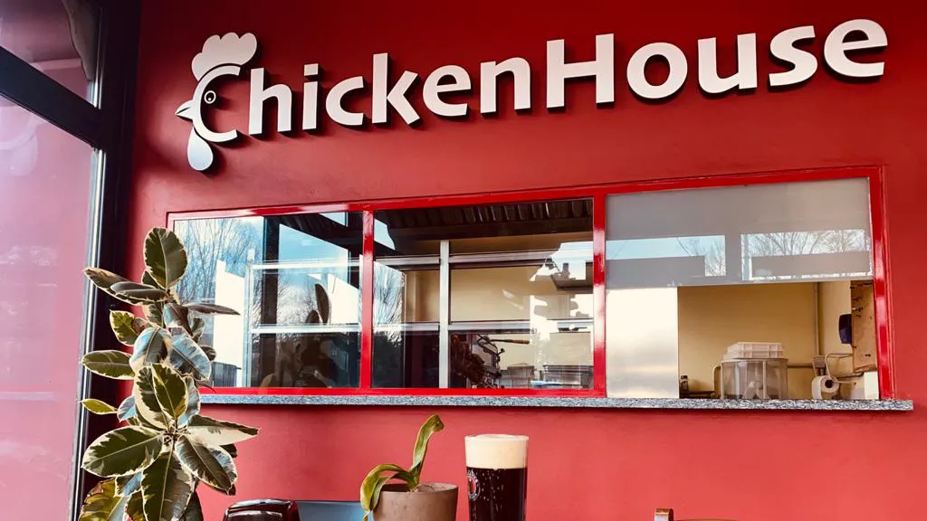 Chicken House_Ozzero_slider_image_1