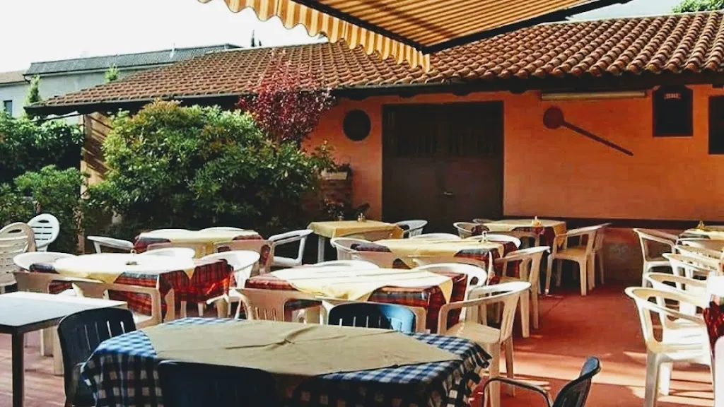 Pizzeria Padernino restaurant in Paderno d'Adda