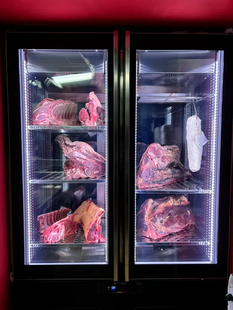 Grill House 14 restaurant in Paderno Ponchielli