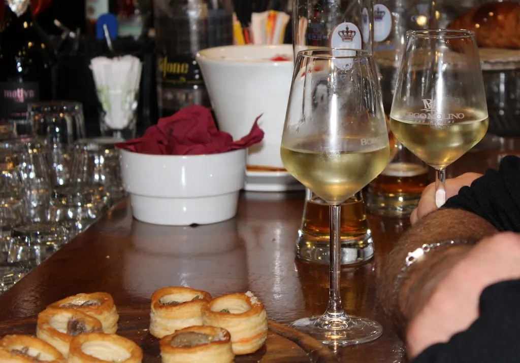 Bar Jonny_Paderno Ponchielli_slider_image_1