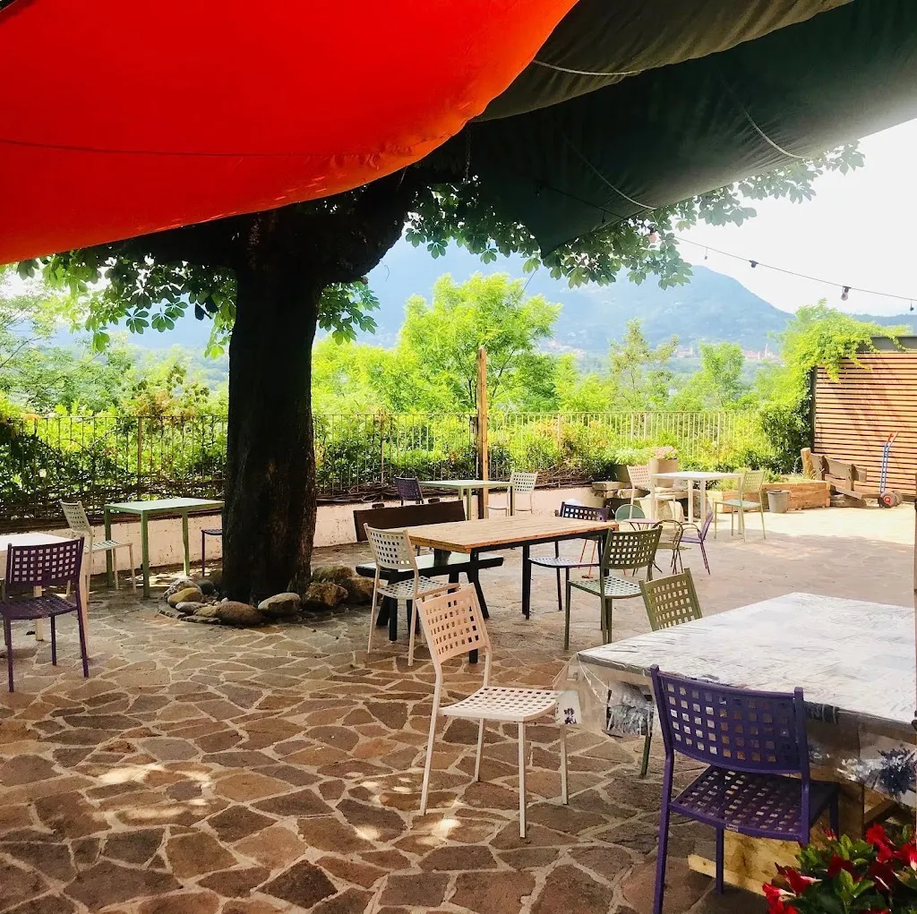 Casa Leone trattoria restaurant in Paladina