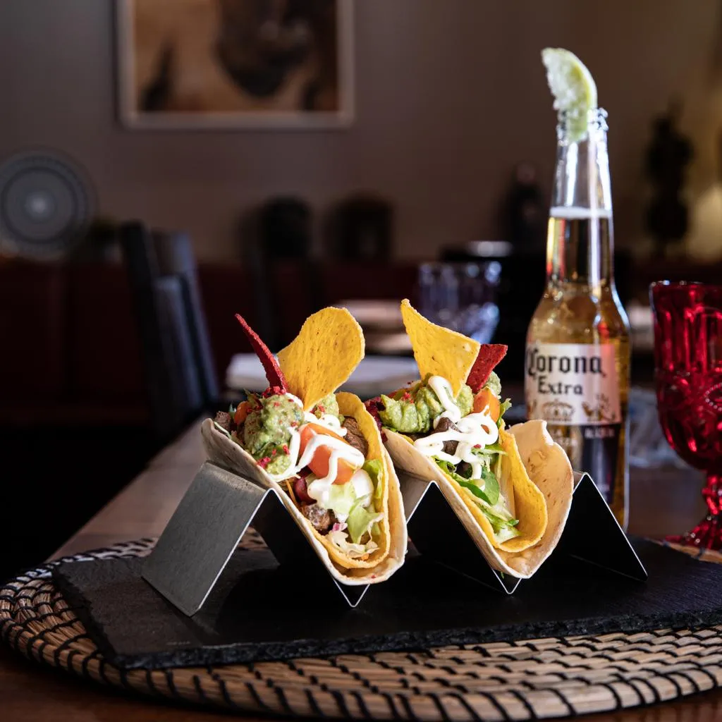 Fly & Drive Bar Pizza Mexican Restaurant_Palazzo Pignano_slider_image_2