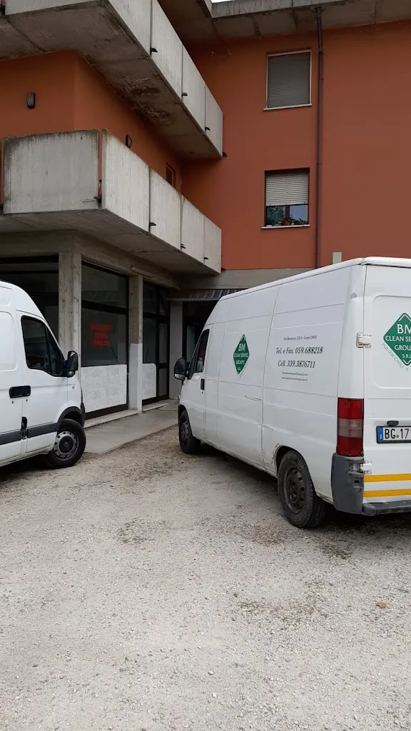 Vikker singh Aulakh_Saini palace bar & restautante indiano_Palidano_review