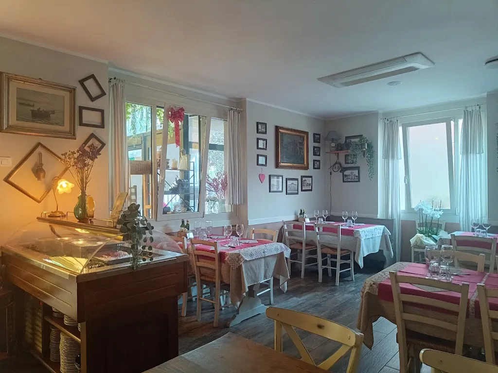 Osteria la Vinaccia & Bonzoni restaurant in Parmezzana Calzana