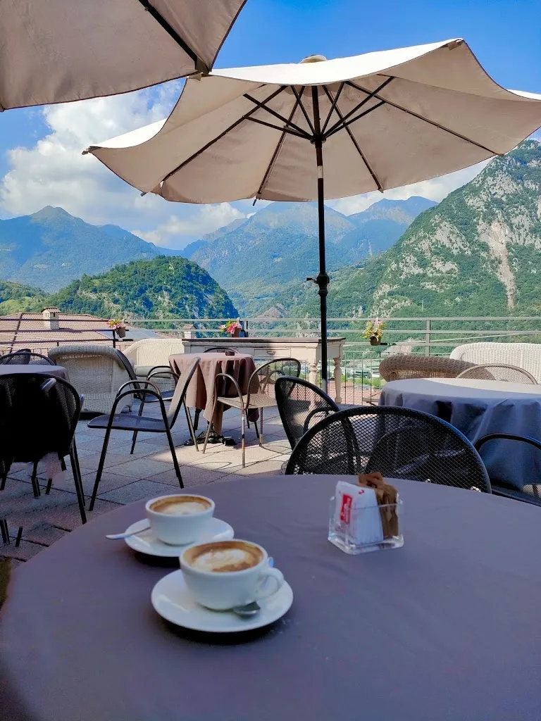 Cafè Le Monde restaurant in Pasturo