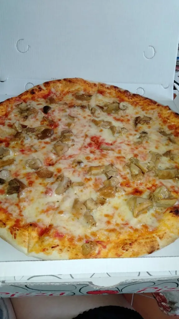 Viktoria Kolomiets_Pizzeria Egitto_Pasturo_review