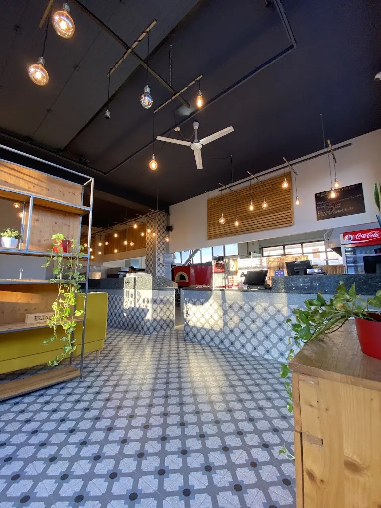 Elle Bijnnen_Passirano's Le cinque perle Pizzeria_Passirano_review