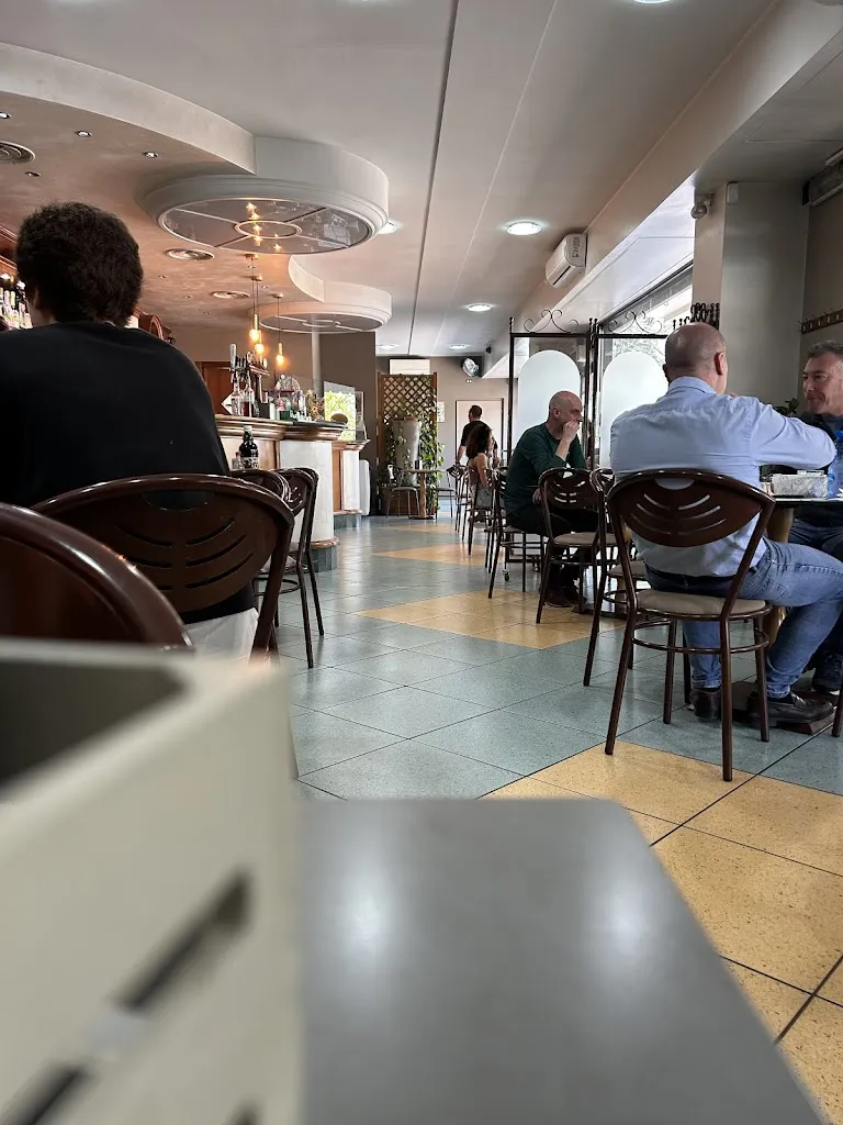 Danilo Scalvini_Bar Free Moment_Passirano_review