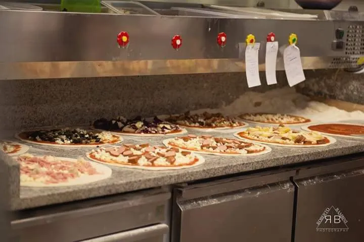 Pizzeria voglia de pizza restaurant in Pavone del Mella