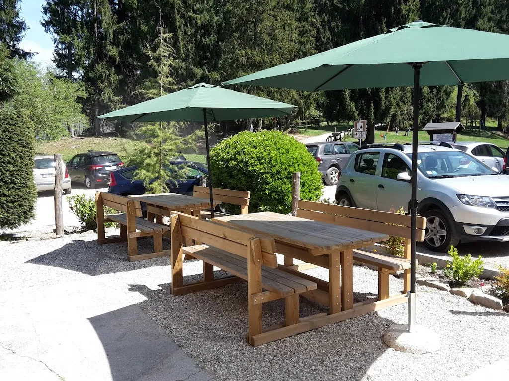 Trattoria La Pineta restaurant in Pertica Alta