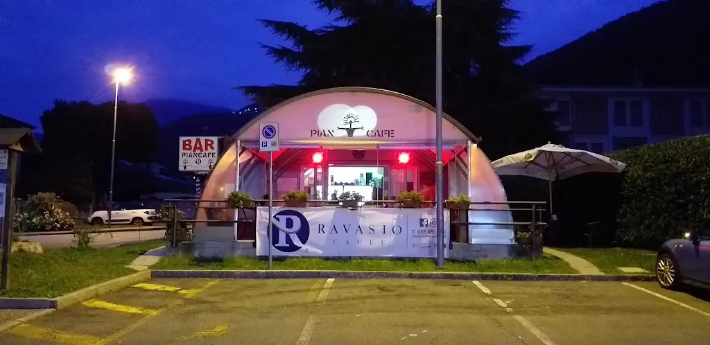 Pian cafe restaurant in Pian Camuno