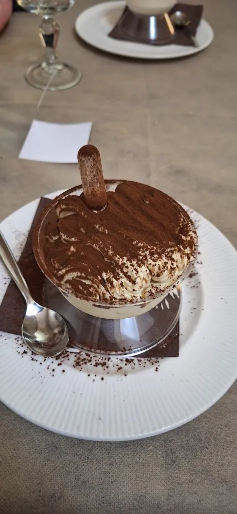 Rocco Giannini_Il Grande Buco Quadrato_Bitonto_recensione