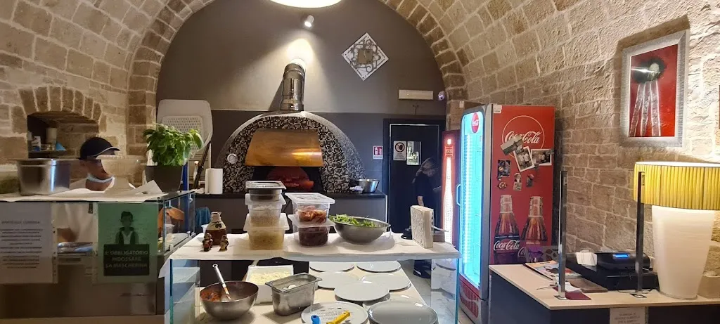 Il Grande Buco Quadrato restaurant in Bitonto