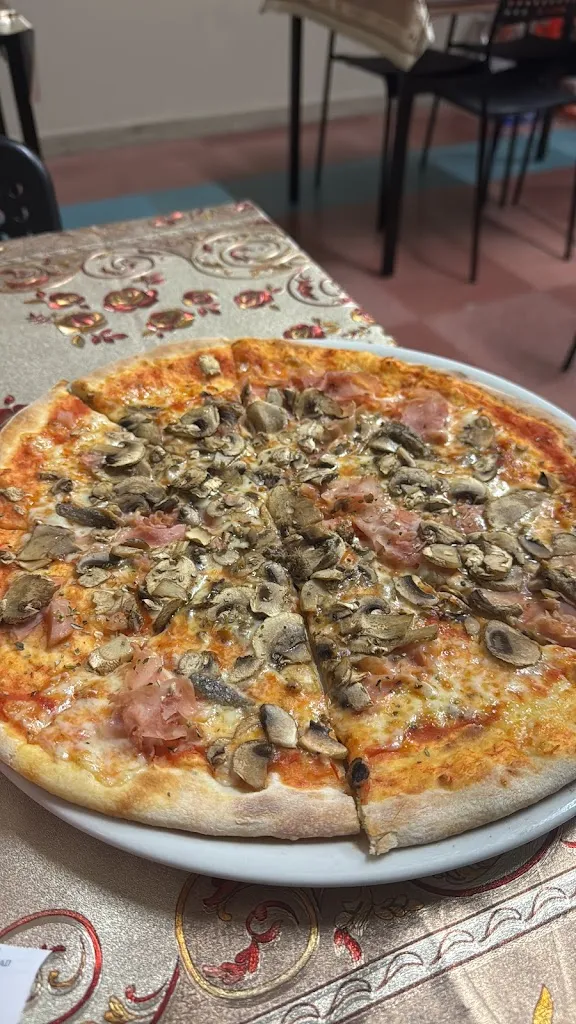 Wojtek Gomola_Pizza e vai da Guèro_Pianico_review