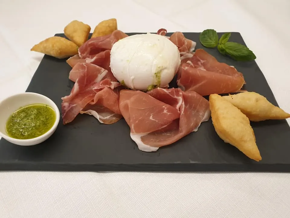 La Stube Pizzeria_Piazza Brembana_slider_image_2