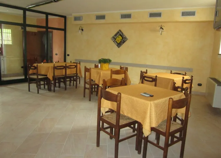 Bar Tabaccheria Trattoria Salvi restaurant in Pietra de' Giorgi