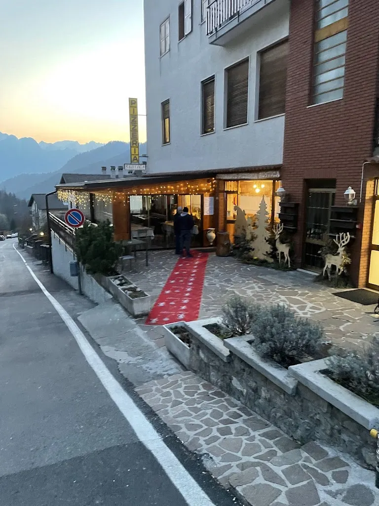 Enrico Cuda_RISTORANTE PIZZERIA RUSTICA_Piazzatorre_review