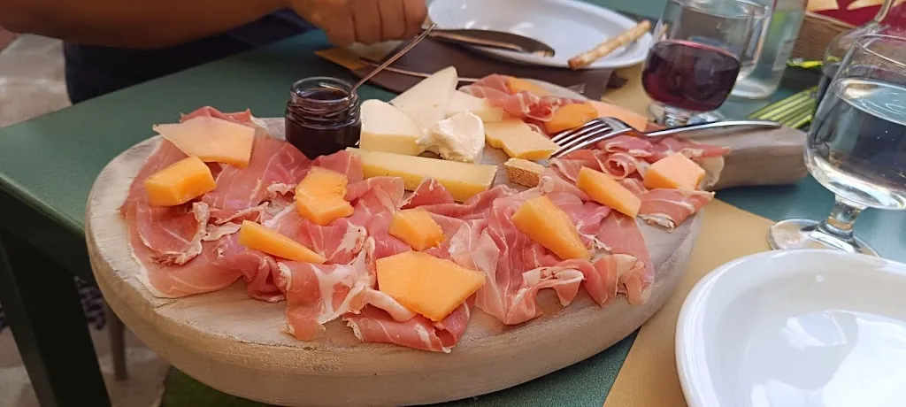 RISTORANTE PIZZERIA RUSTICA_Piazzatorre_slider_image_3