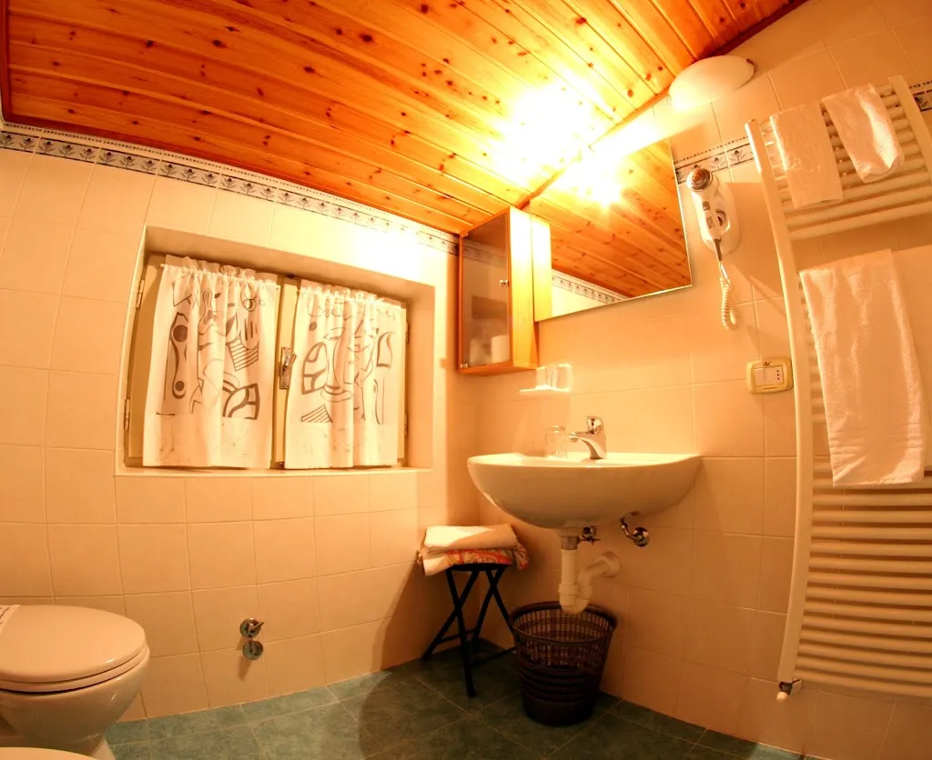 Hotel Milano_Piazzatorre_slider_image_3