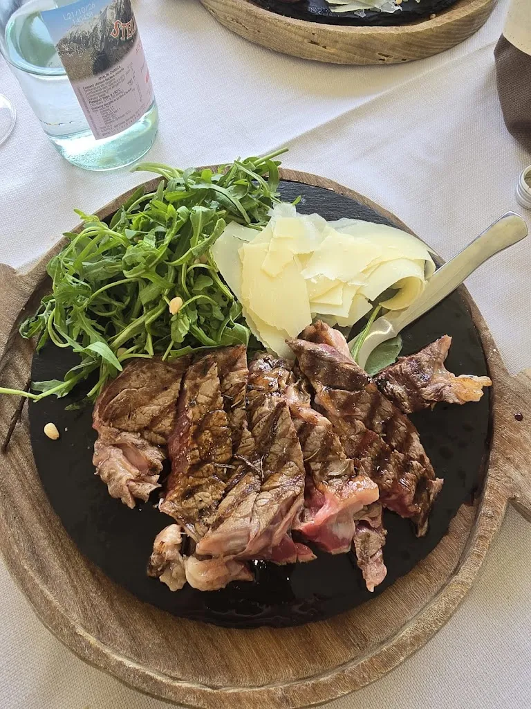 Luca Serafino_Hotel Le Pinete_Piazzatorre_review