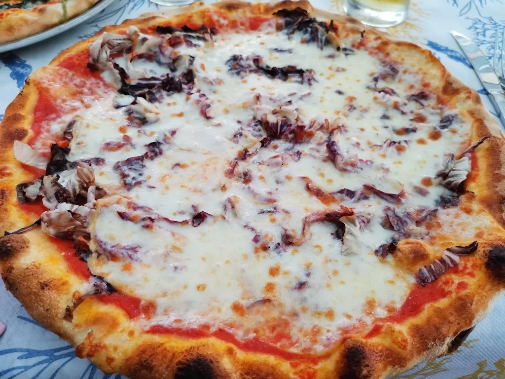 Laurielle Black_Pizzeria La Pace_Pinarolo Po_review