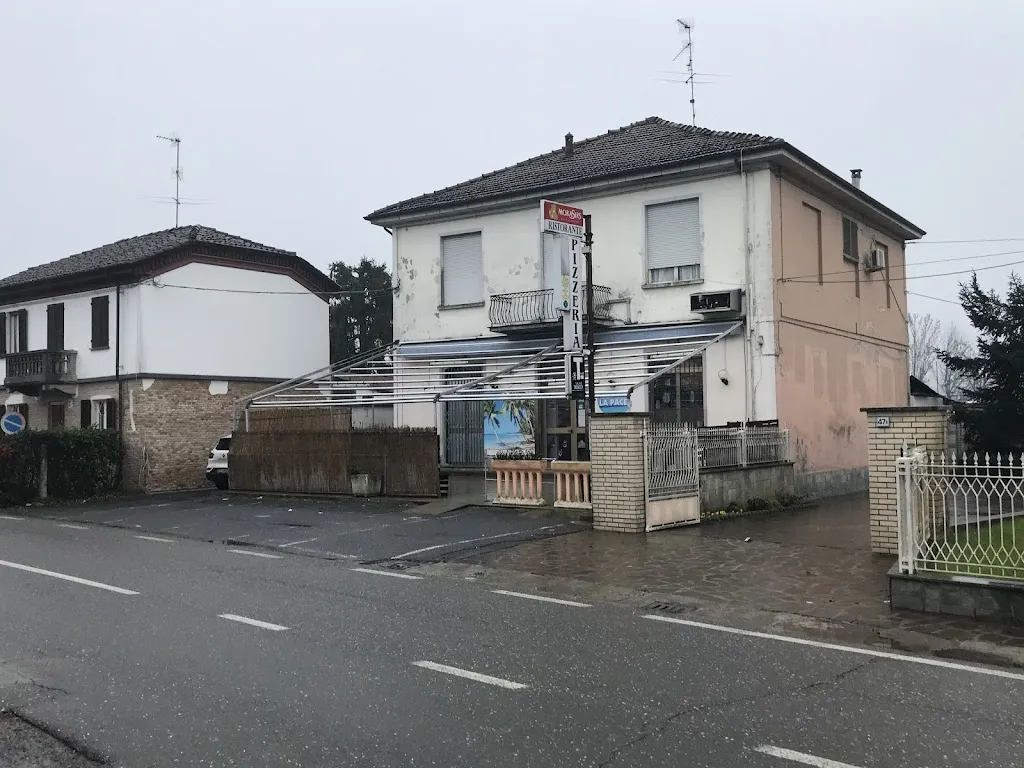 Pizzeria La Pace_Pinarolo Po_slider_image_3