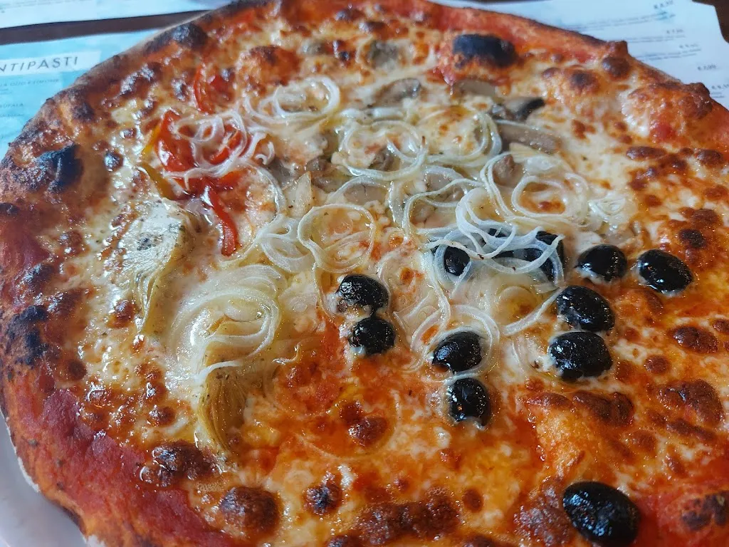 Bar Trattoria Pizzeria LA' CUPERA_Plesio_slider_image_3