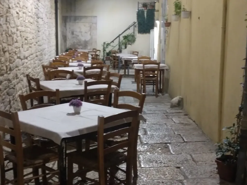 Osteria Pizzeria Ragno Verde restaurant in Bitonto