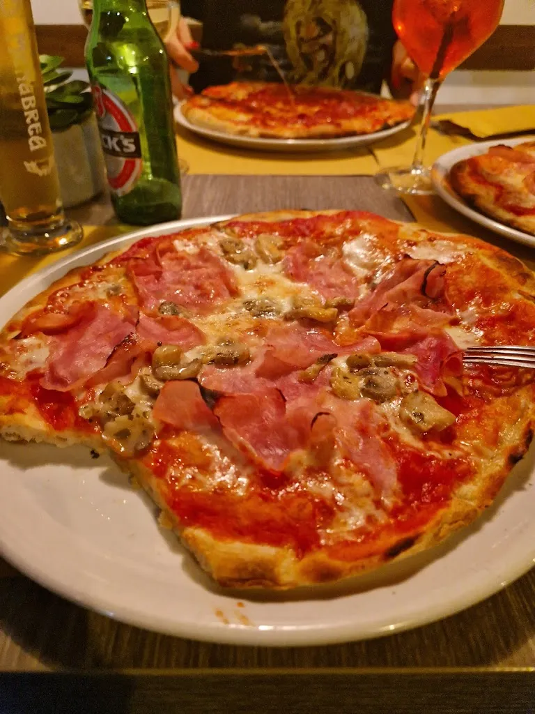 Dovydas Vaitkus_Peppo's Bar_Pognana Lario_review