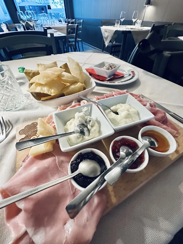 Gabriel Zhay _Nonna Emilia Moderna Trattoria_Poasco-Sorigherio_review