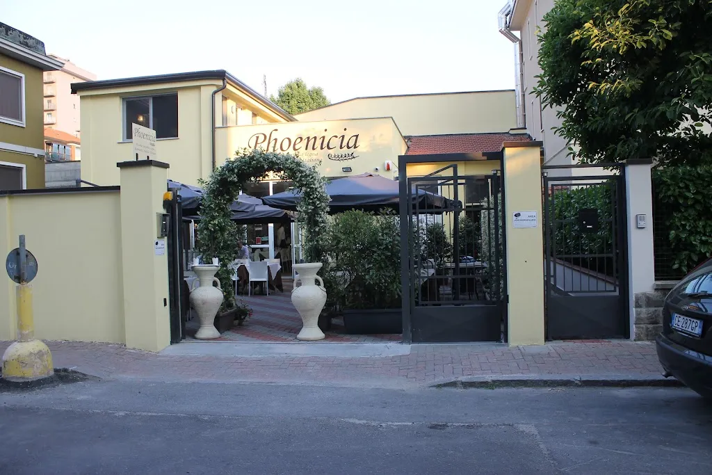 Ristorante Phoenicia restaurant in Poasco-Sorigherio