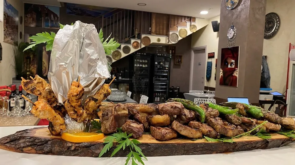 Ristorante Phoenicia_Poasco-Sorigherio_slider_image_3