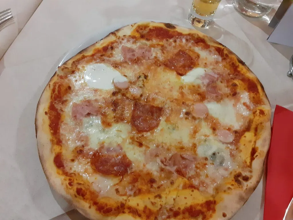 rossella papotti_Trattoria Pizzeria Vinarium Cafe'_Poggio Rusco_review