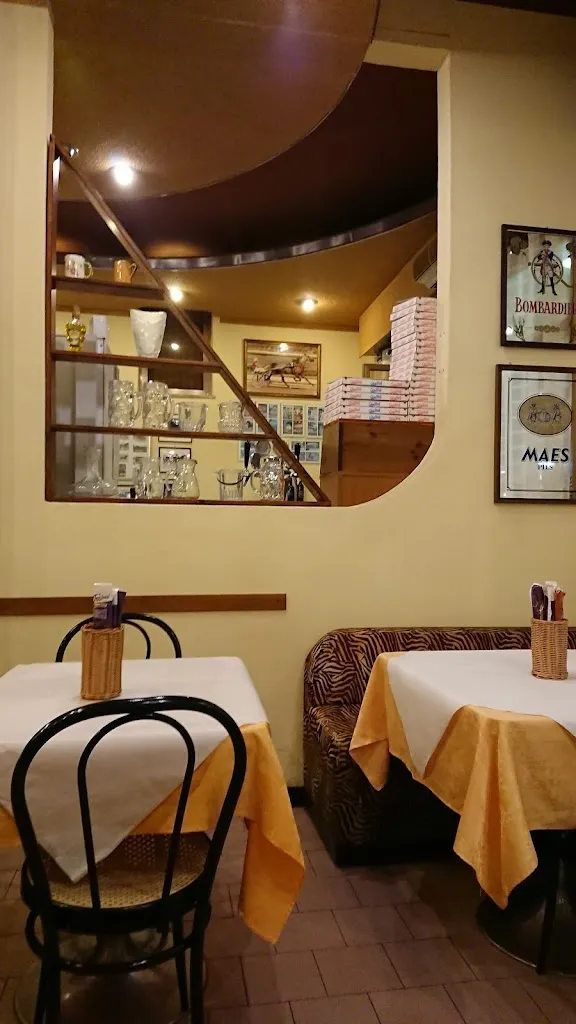 Clan Pizz Di Golfre' Andreasi Maria Clara restaurant in Poggio Rusco