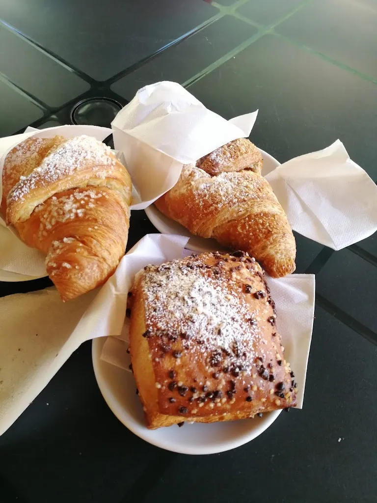 Bar paninoteca Il Maggiolino_Ponte Caffaro_slider_image_2