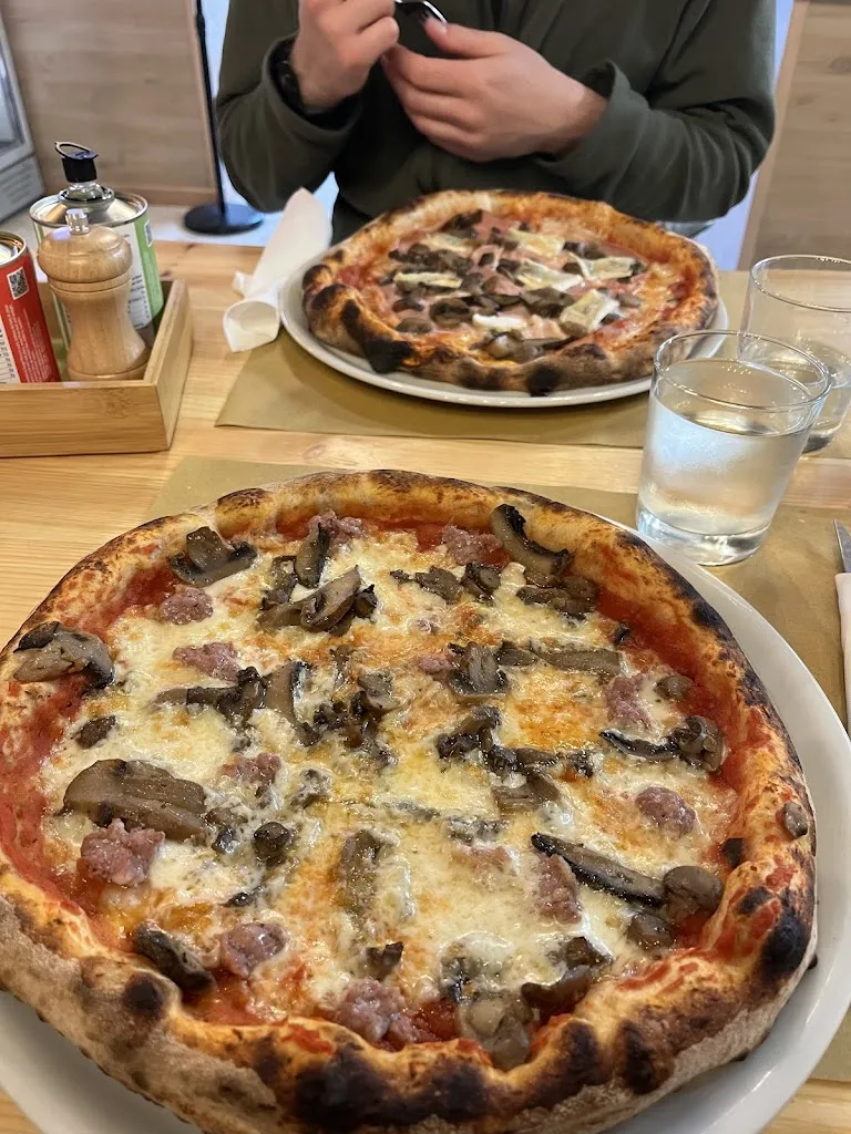 Eliška Šrámková_Pizzeria La Tradizione da Giulio&Giulia Soldani_Ponte Caffaro_review