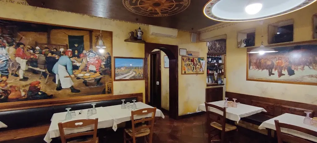 Osteria La Piola restaurant in Ponte Nizza