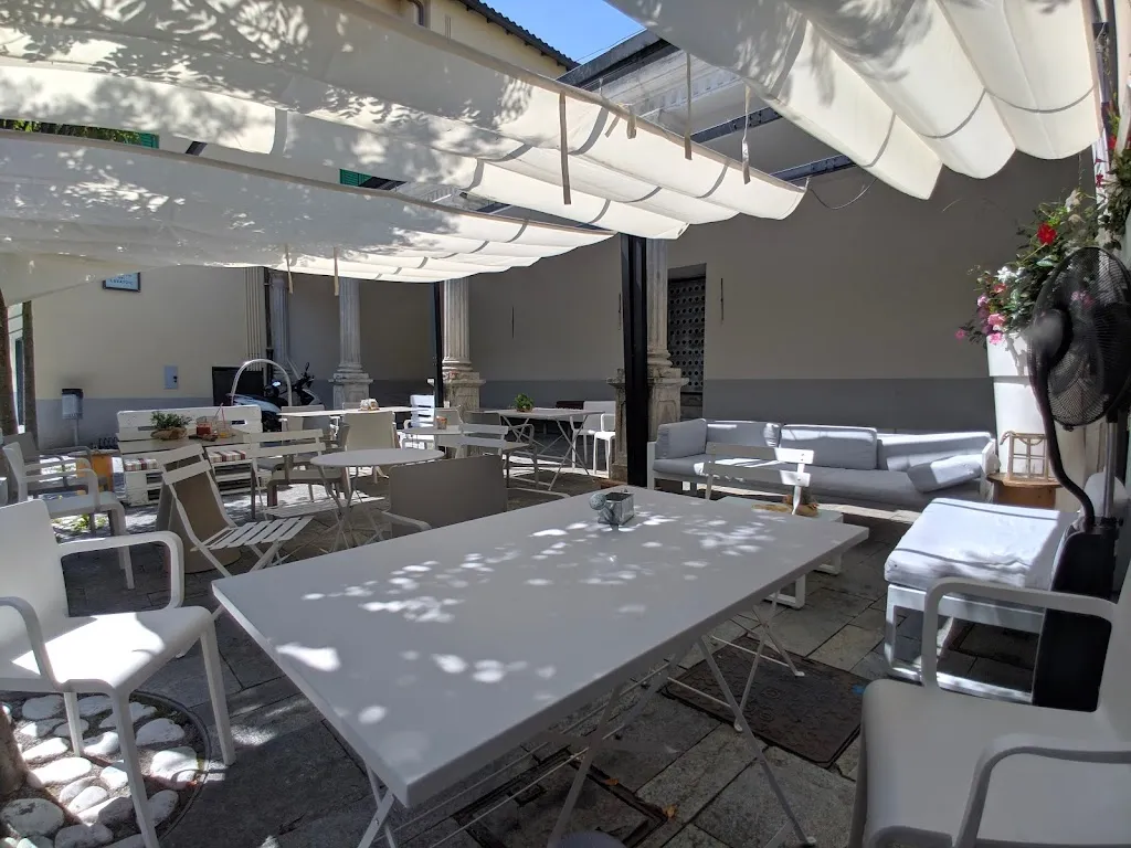 Pizzeria La Piazzetta restaurant in Ponte Nossa